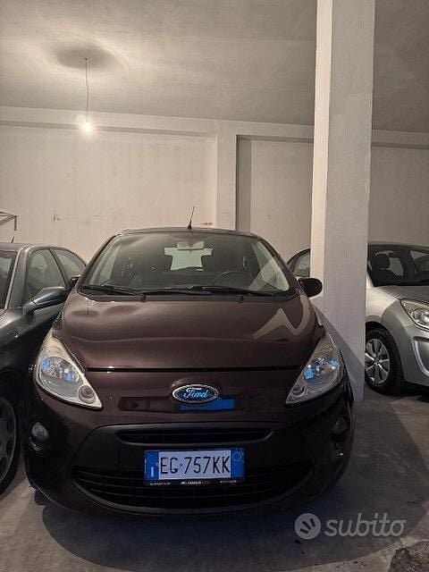 Begagnad Ford Ka Plus 69 HK (50 kW) 2011 Lila Halvkombi