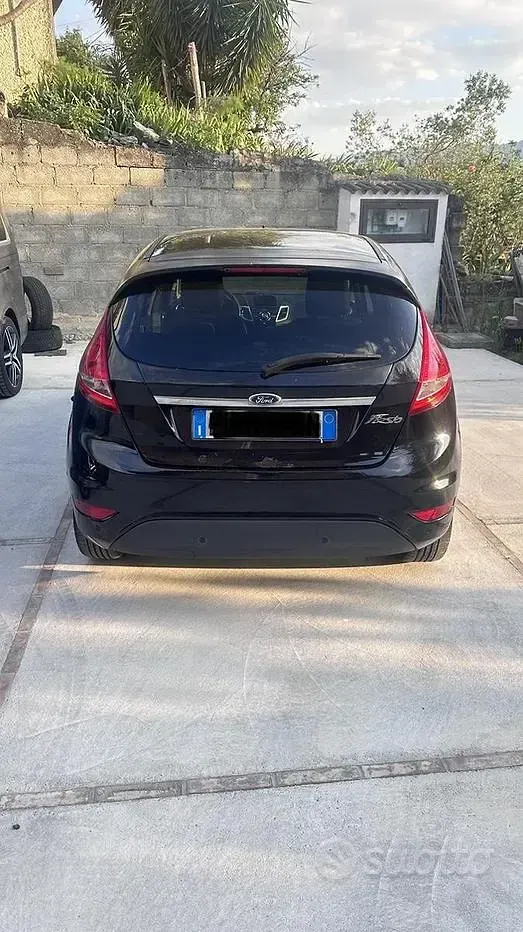 Usata Ford Fiesta Titanium 71 CV (52 kW) 2012 Nero Utilitaria