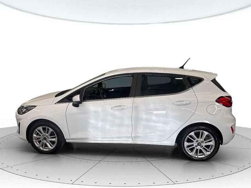Second-hand Ford Fiesta Titanium 75 CP (55 kW) 2023 Alb Berlinǎ