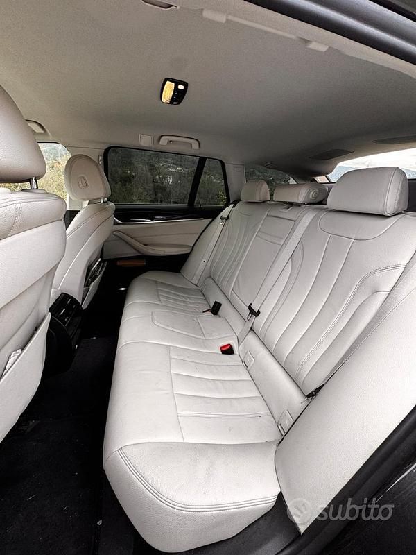 Usata BMW 520 Luxury Line 190 CV (139 kW) 2019 Grigio Station wagon