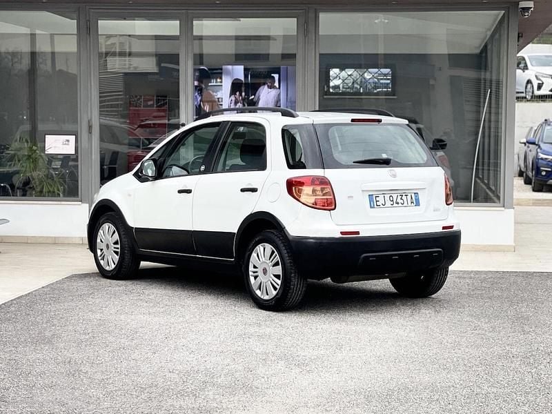 Usata Fiat Sedici 120 CV (88 kW) 2011 Bianco SUV