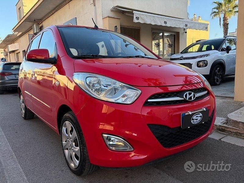 Usata Hyundai i10 Classic 69 CV (50 kW) 2013 Rosso Utilitaria