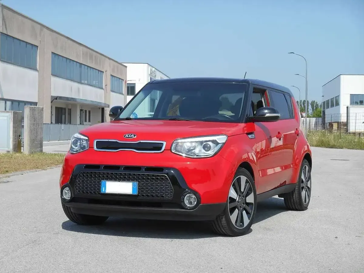Usata Kia Soul 136 CV (100 kW) 2016 Rosso SUV