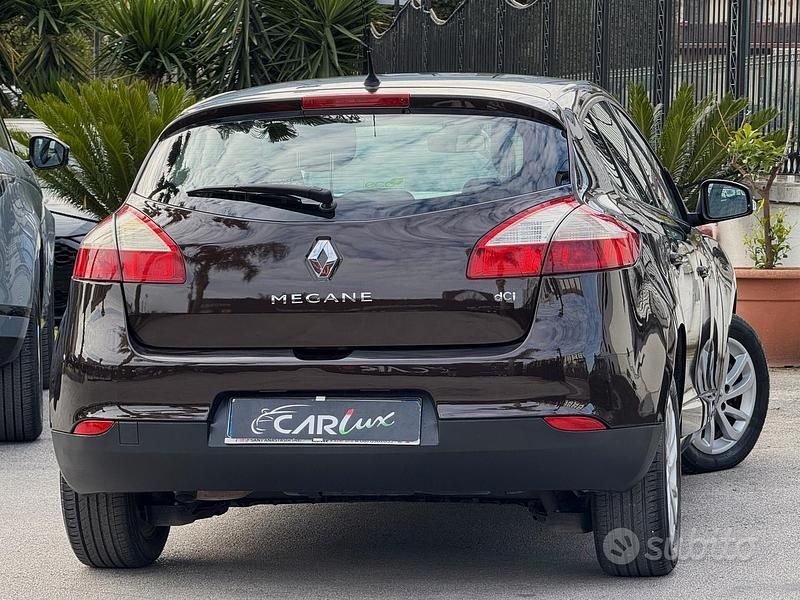 Usata Renault Mégane Bose Edition 110 CV (80 kW) 2013 Marrone Berlina