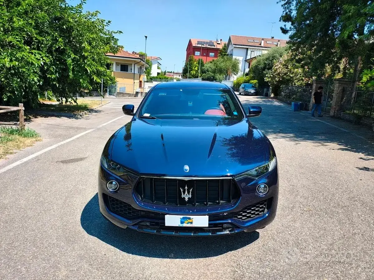 Usata Maserati GranSport 275 CV (202 kW) 2018 Bluazzurro SUV