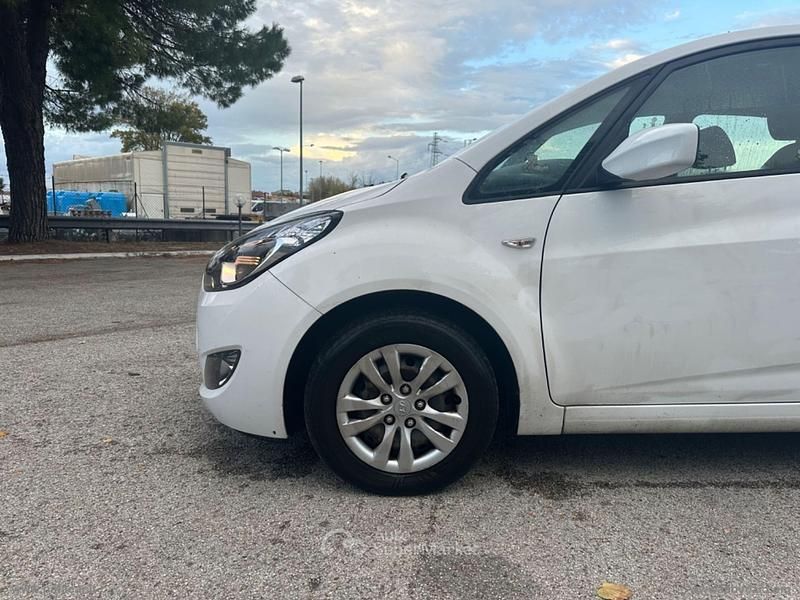 Usata Hyundai ix20 Comfort 90 CV (66 kW) 2017 Bianco Utilitaria
