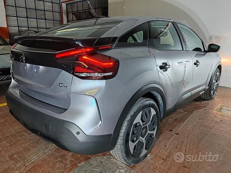Usata Citroën C4 PureTech 131 CV (96 kW) 2024 Grigio Berlina