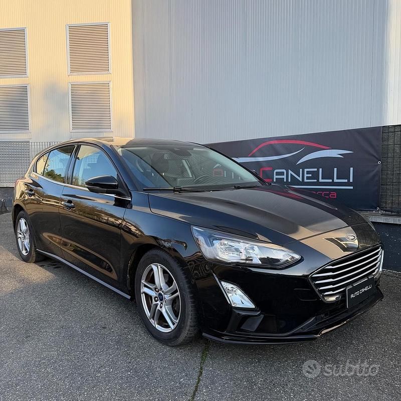 Usata Ford Focus 120 CV (88 kW) 2020 Grigio Berlina