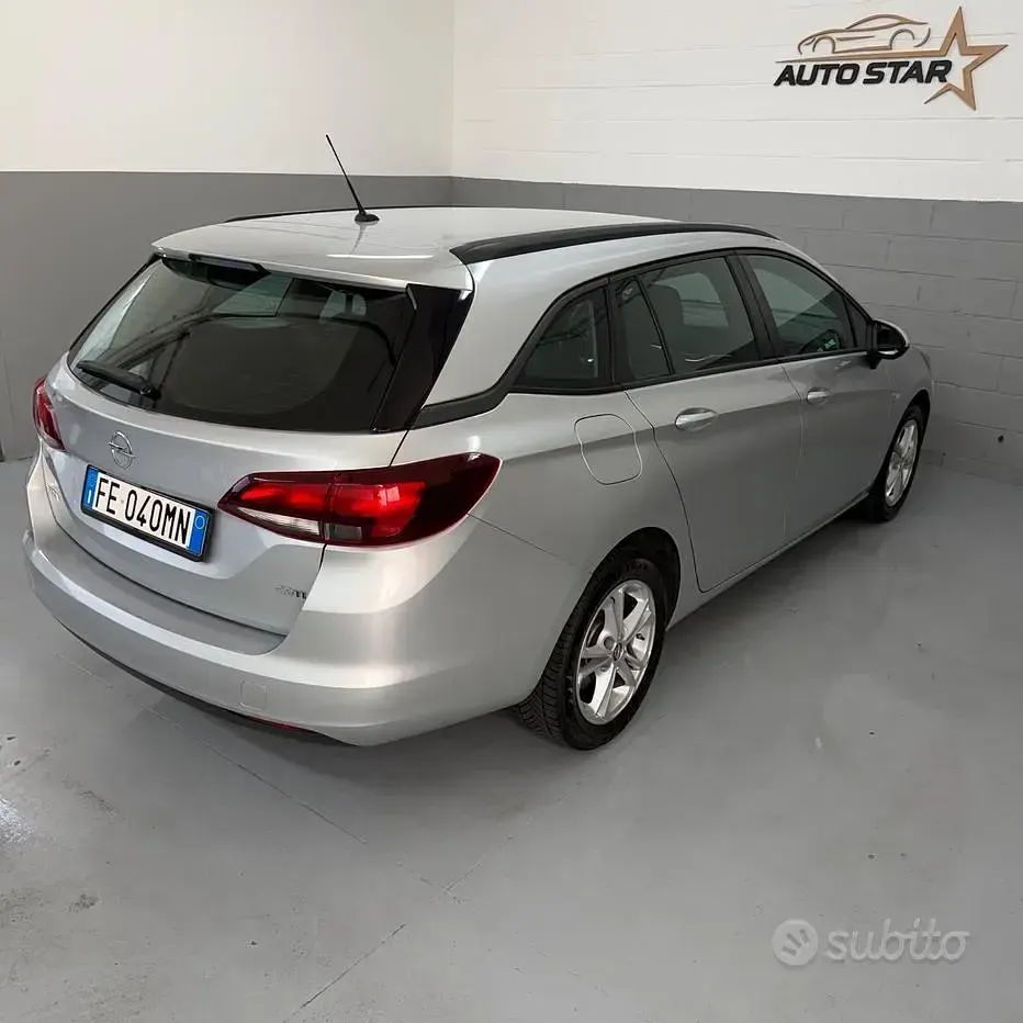 Usata Opel Astra Innovation 110 CV (80 kW) 2016 Grigio Berlina