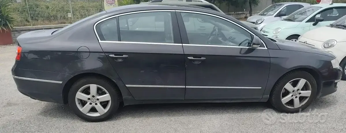 Usata VW Passat 170 CV (125 kW) 2009 Marrone Berlina