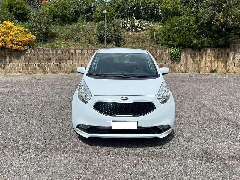 Usata Kia Venga 90 CV (66 kW) 2017 Bianco Utilitaria