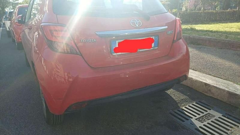 Usata Toyota Yaris Active 69 CV (50 kW) 2017 Berlina