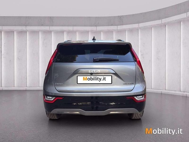 Usata Kia e-Niro 50 kW (68 CV) 2023 Steel grey SUV