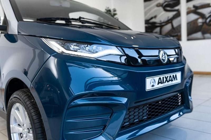 Nuova Aixam AMBITION Pack 5 kW (8 CV) 2026 Blu Utilitaria