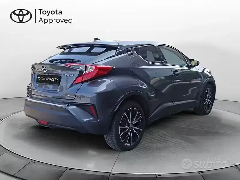 Usata Toyota C-HR Trend 122 CV (89 kW) 2017 Grigio SUV