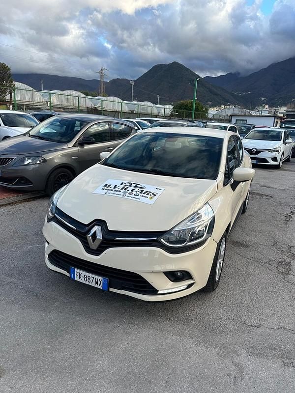Usata Renault Clio IV Life 89 CV (65 kW) 2017 Beige Berlina