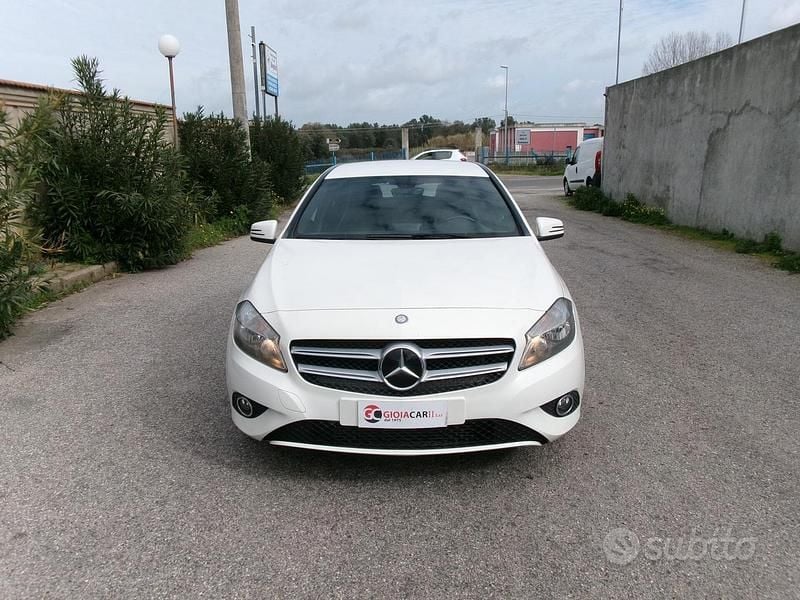 Usata Mercedes A180 AMG 108 CV (79 kW) 2015 Bianco Berlina