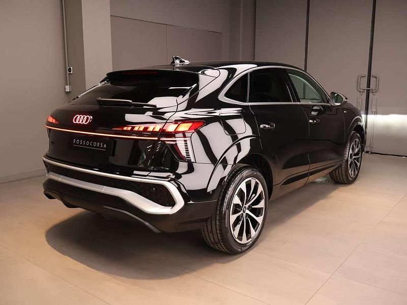 Nuova Audi Q3 Sportback S-Line 150 CV (110 kW) 2026 Nero mythos SUV
