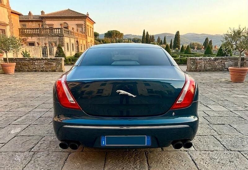 Usata Jaguar XJ 275 CV (202 kW) 2011 Blu Berlina