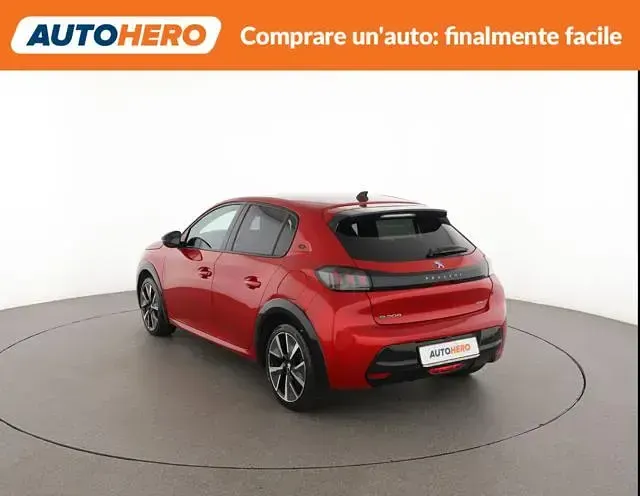 Usata Peugeot e-208 GT 100 kW (136 CV) 2022 Rosso Utilitaria