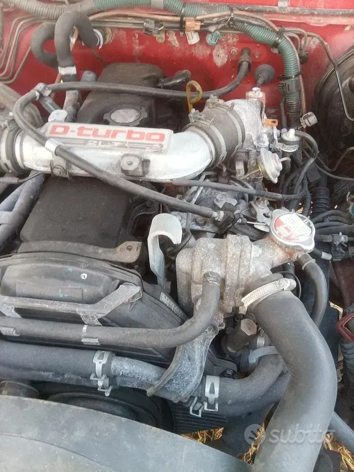 Usata Toyota HiLux 97 CV (71 kW) 1998 Rosso Pick-up