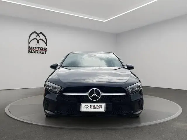 Usata Mercedes A180 116 CV (85 kW) 2020 Nero / black Berlina