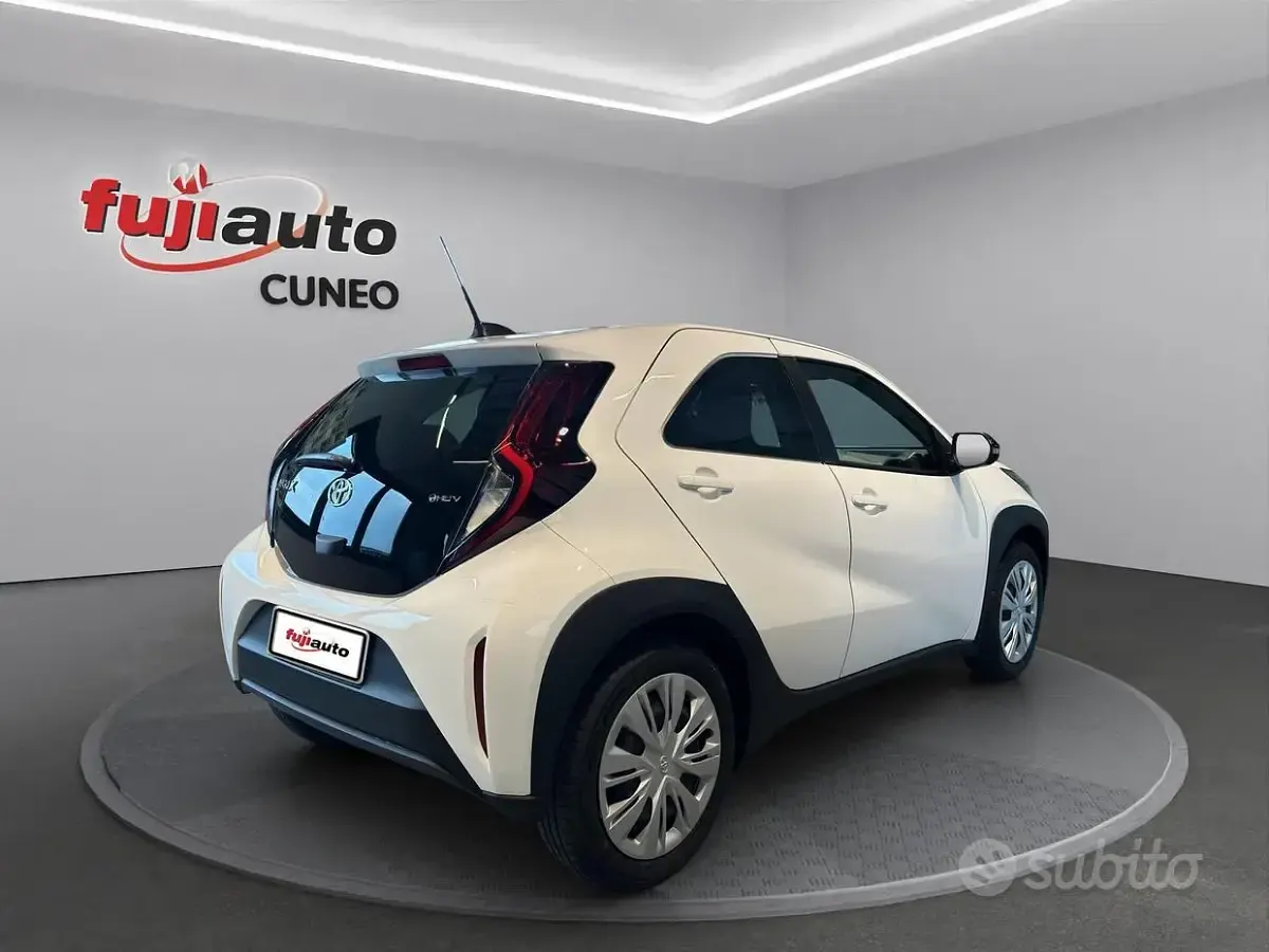 Nuova Toyota Aygo X 116 CV (85 kW) 2026 Bianco SUV