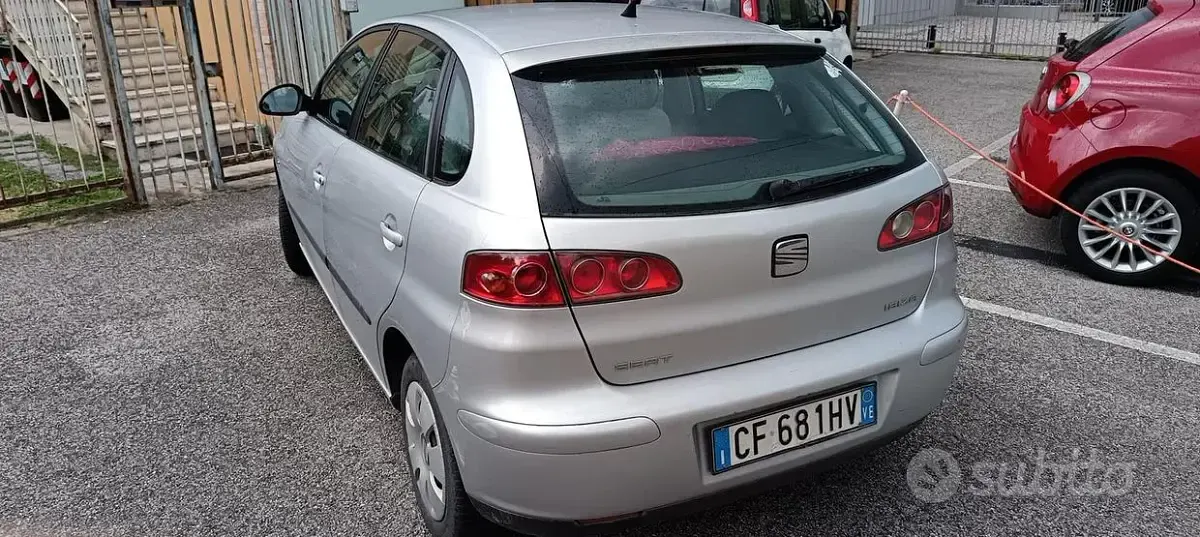 Usata Seat Ibiza 75 CV (55 kW) 2007 Grigio Utilitaria