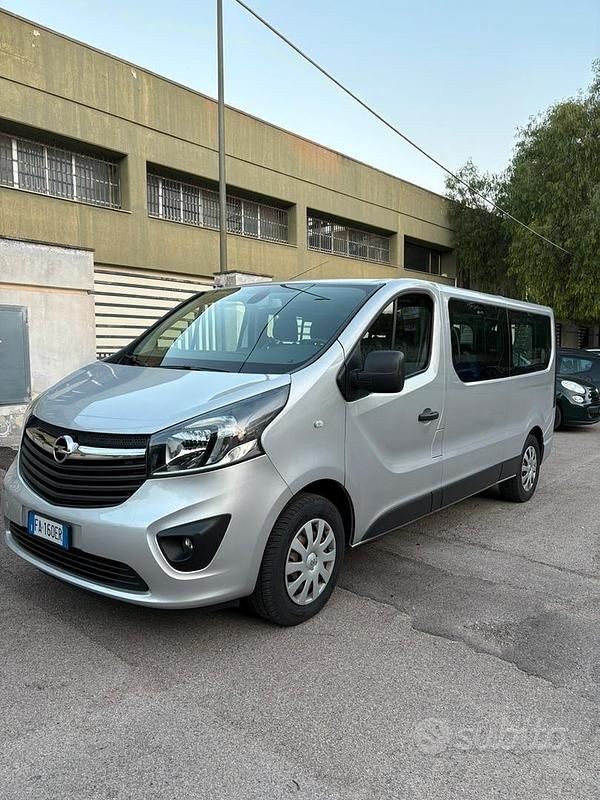 Usata Opel Vivaro 120 CV (88 kW) 2015 Grigio Monovolume