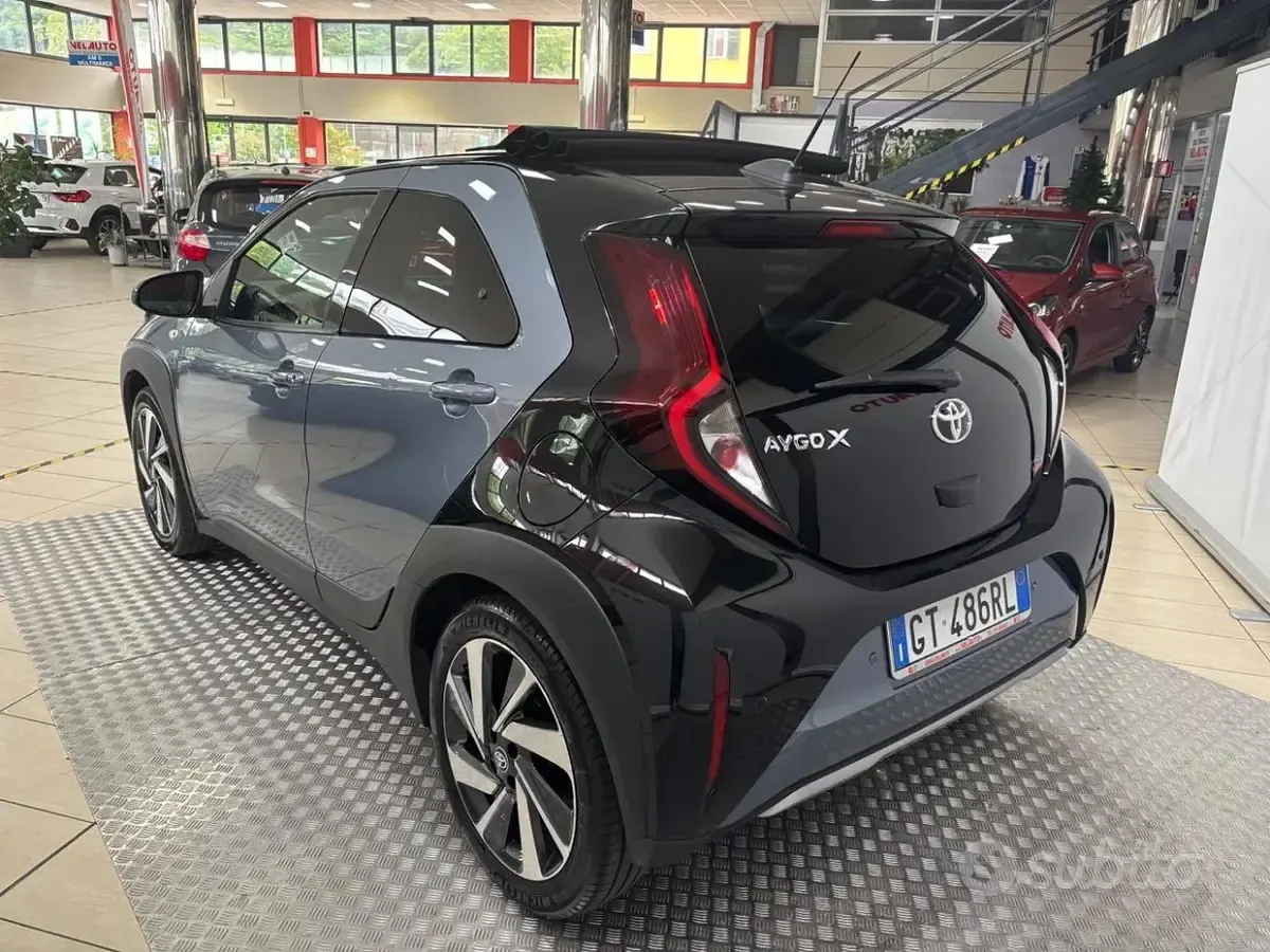 Gebraucht Toyota Aygo X Lounge 72 PS (52 kW) 2024 Grau SUV