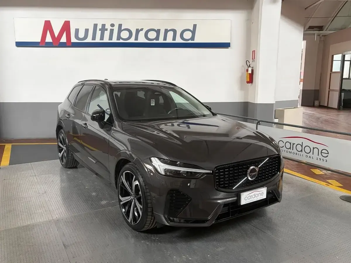 Usata Volvo XC60 Ultimate 197 CV (144 kW) 2024 Marrone SUV