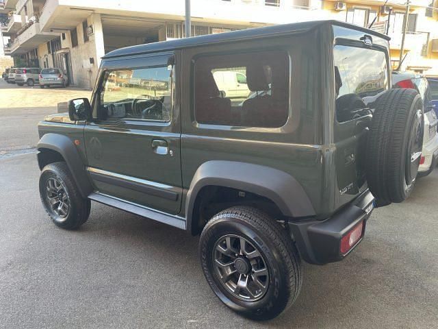 Usata Suzuki Jimny 102 CV (75 kW) 2020 Verde SUV