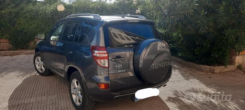 Usata Toyota RAV4 150 CV (110 kW) 2009 Grigio SUV