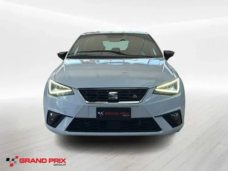 Begagnad Seat Ibiza FR 90 HK (66 kW) 2021 Vit Halvkombi