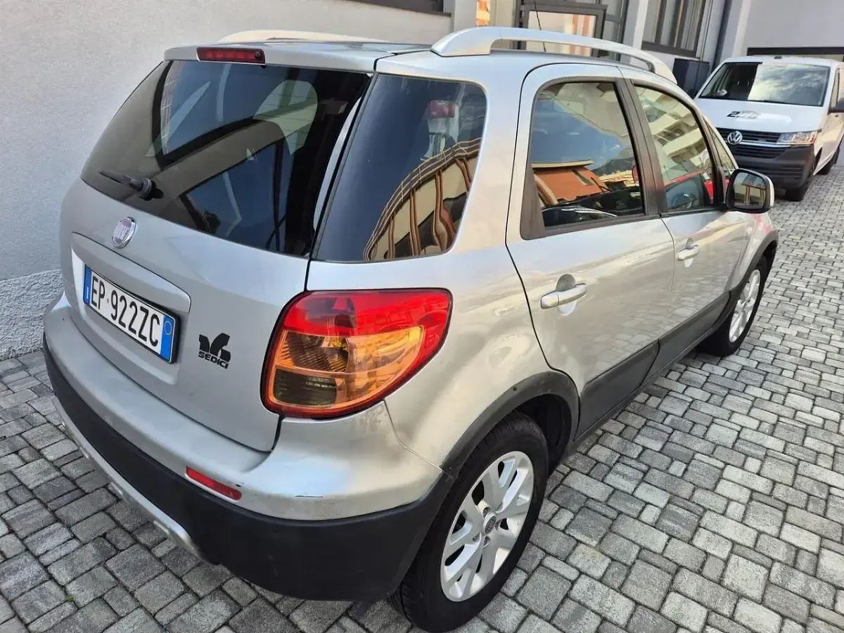 Usata Fiat Sedici 119 CV (87 kW) 2011 Nero SUV
