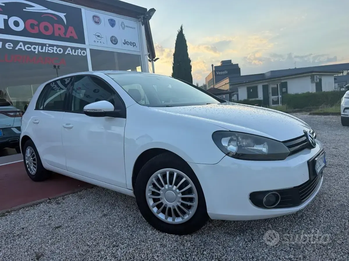 Usata VW Golf VI Highline 105 CV (77 kW) 2010 Bianco Utilitaria