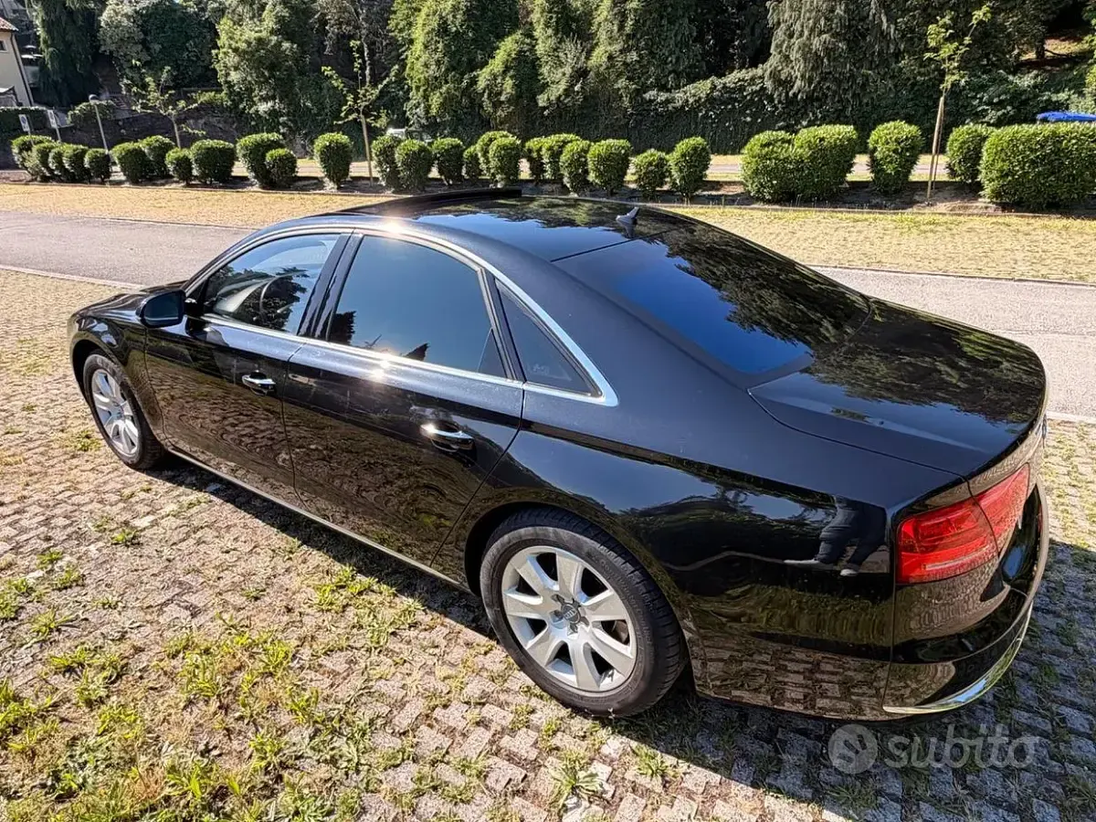 Usata Audi A8L 350 CV (257 kW) 2011 Nero Berlina