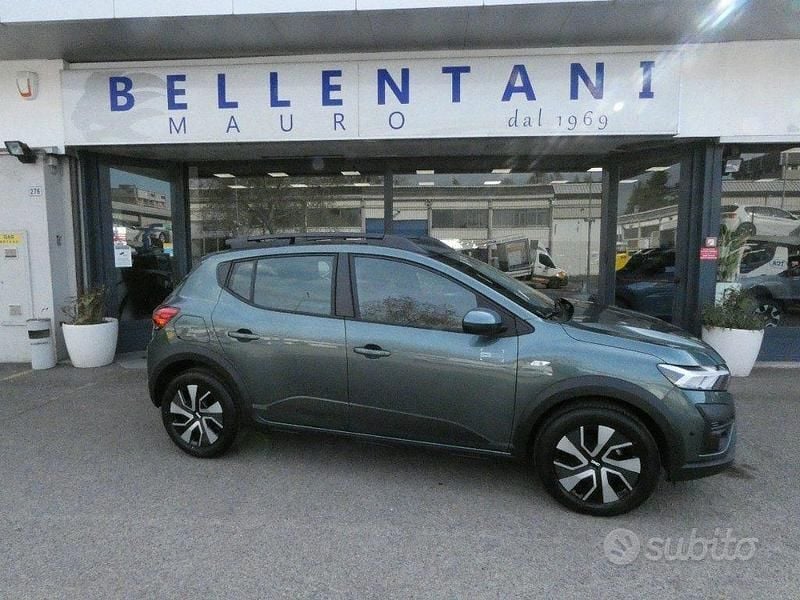 Nuova Dacia Sandero Expression 91 CV (66 kW) 2025 Verde Berlina