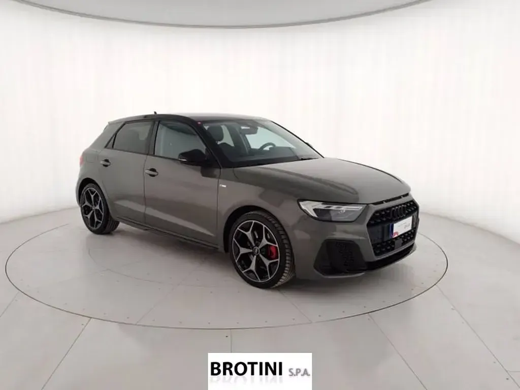 Usata Audi A1 Sportback S-Line 116 CV (85 kW) 2024 Grigio metallizzato Utilitaria