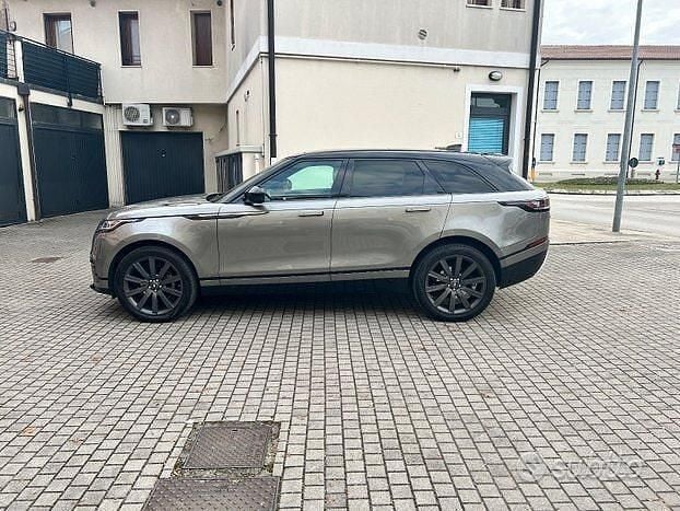 Usata Land Rover Range Rover Velar R-Dynamic 241 CV (177 kW) 2019 Grigio SUV