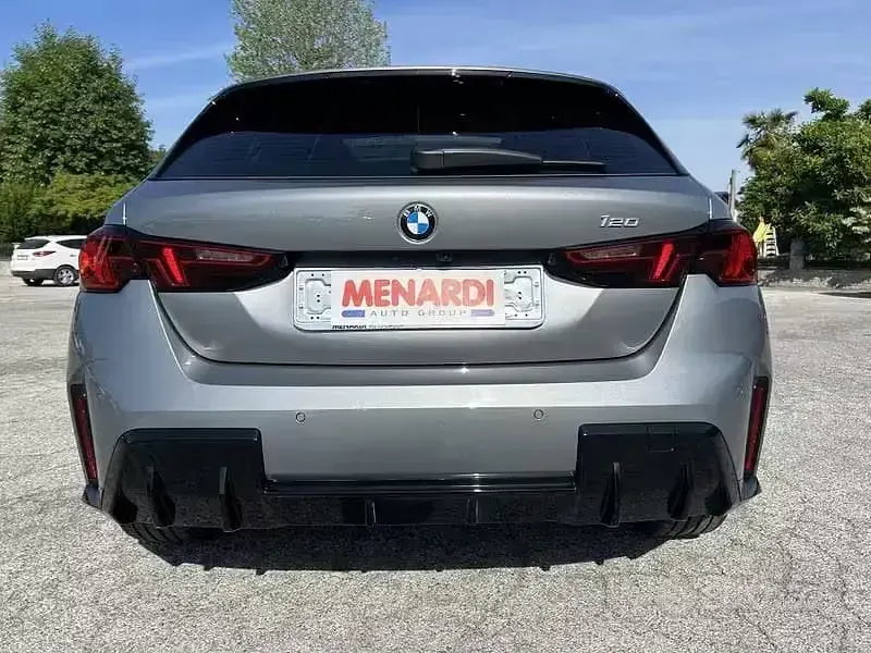 Usata BMW 120 M Sport 170 CV (125 kW) 2025 Grigio Utilitaria