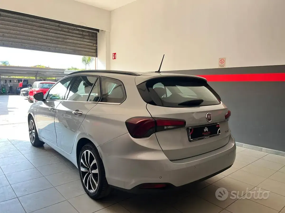 Usata Fiat Tipo Lounge 120 CV (88 kW) 2018 Grigio Station wagon
