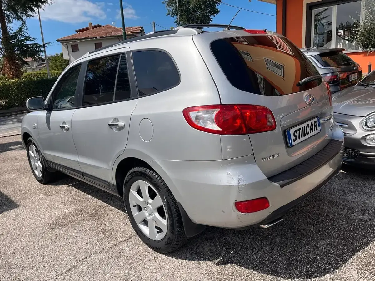 Usata Hyundai Santa Fe 149 CV (109 kW) 2006 Grigio SUV