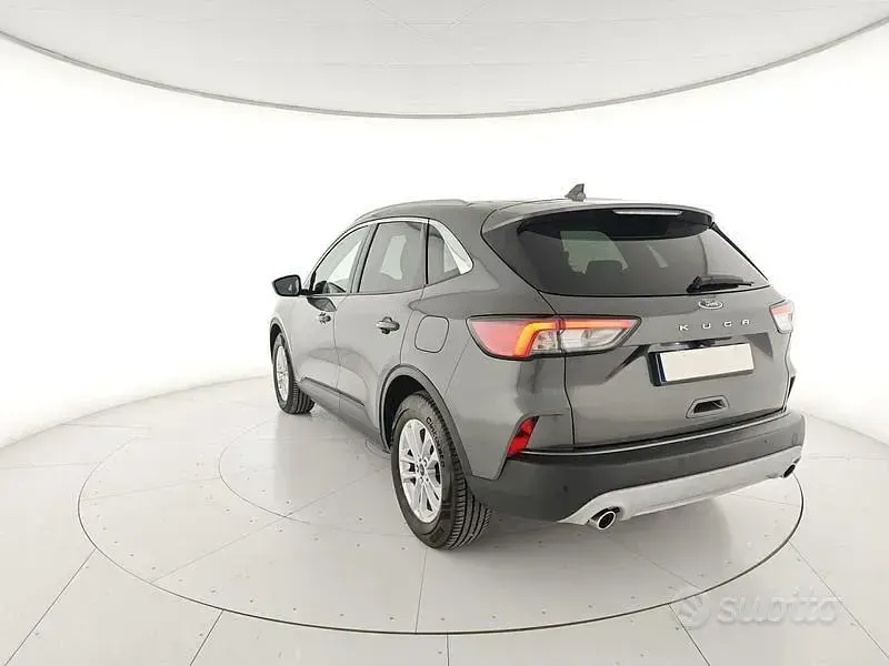 Usado Ford Kuga Titanium 120 CV (88 kW) 2024 Gris SUV