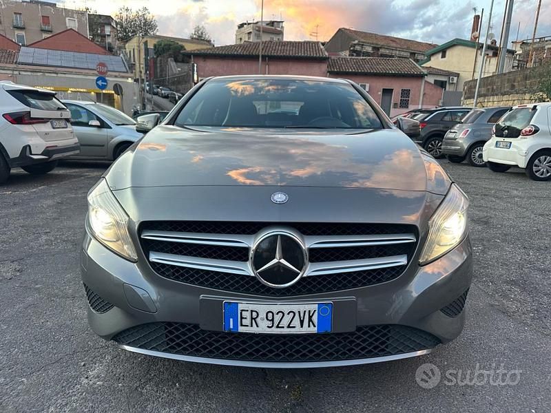 Usata Mercedes A200 136 CV (100 kW) 2014 Grigio Berlina