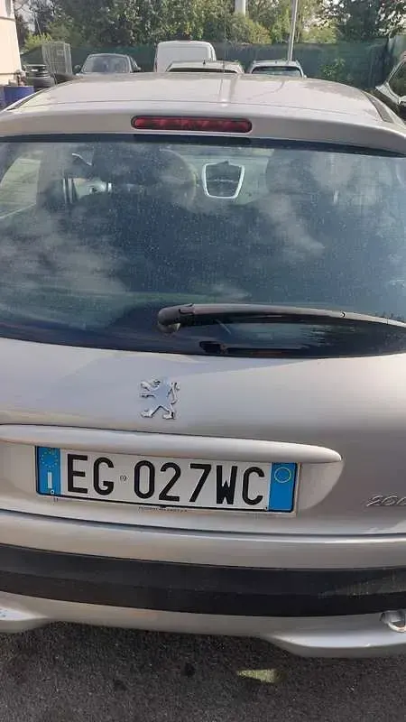Usata Peugeot 206 60 CV (44 kW) 2011 Berlina