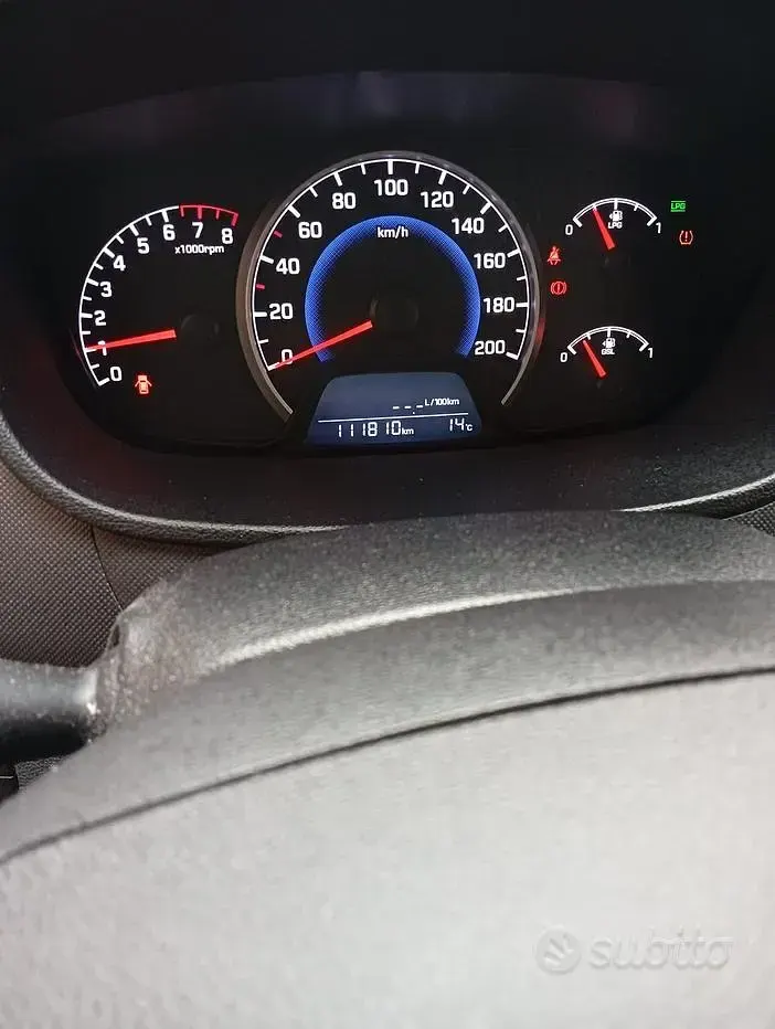 Usata Hyundai i10 69 CV (50 kW) 2018 Rosso Utilitaria