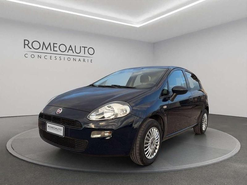 Blu Usata 2015 Fiat Punto Lounge Tre volumi | 7800 € (Cara) - Immagine 1/4