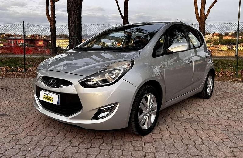 Usata Hyundai ix20 Comfort 90 CV (66 kW) 2012 Grigio Utilitaria