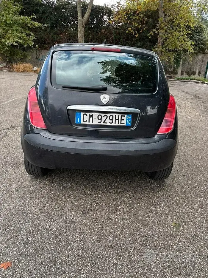 Usata Lancia Ypsilon 70 CV (51 kW) 2004 Utilitaria